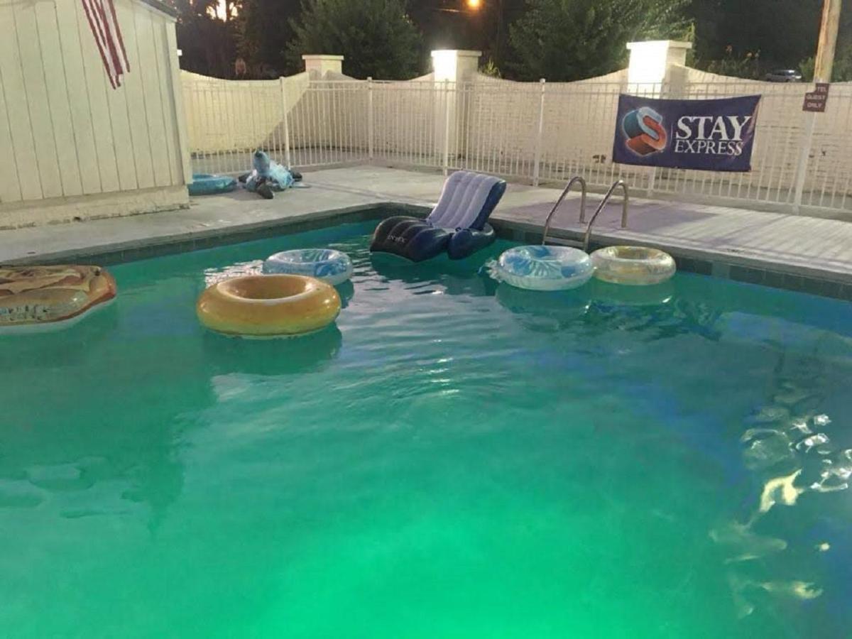 Stay Express Inn & Suites Demopolis Eksteriør bilde